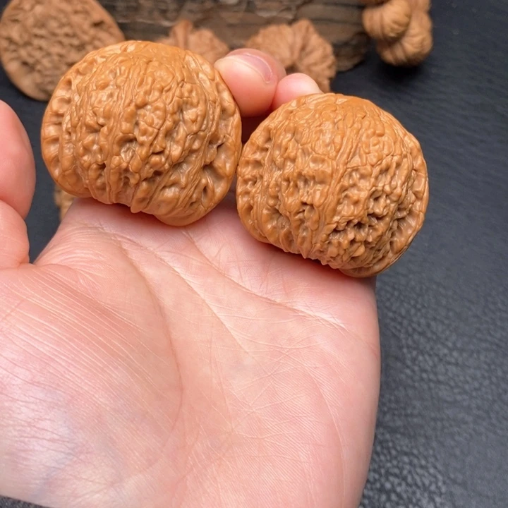 桃核把件全品42绣球