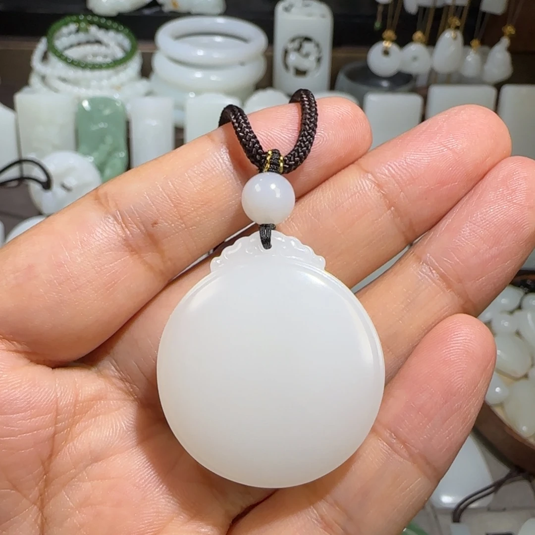 s***4和田玉未镶嵌颈饰