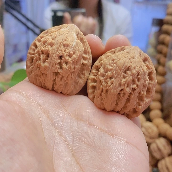 【闪购商品】文玩核桃把件35.5绣球水尖