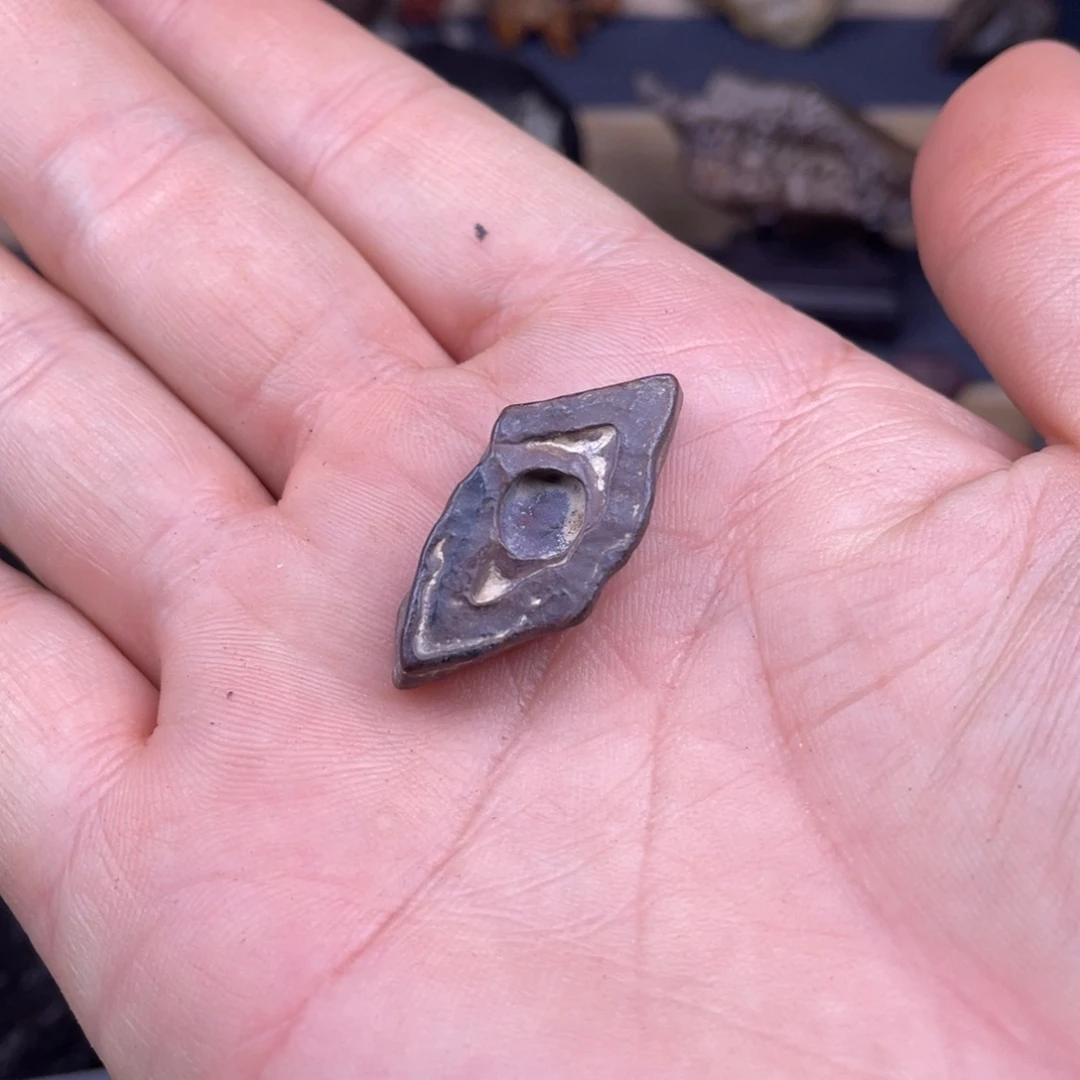 8008880850000008008008