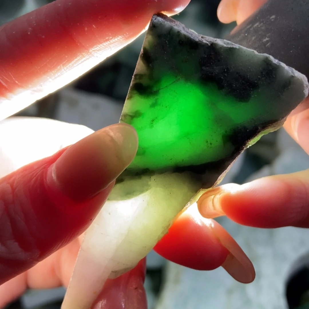 翡翠未镶嵌挂件天然翡翠