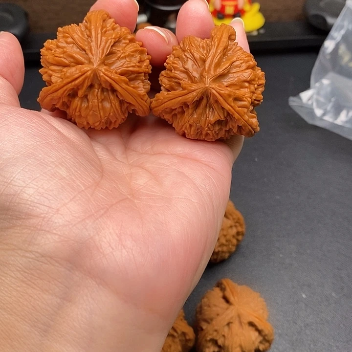 老***，把件文玩核桃白奔