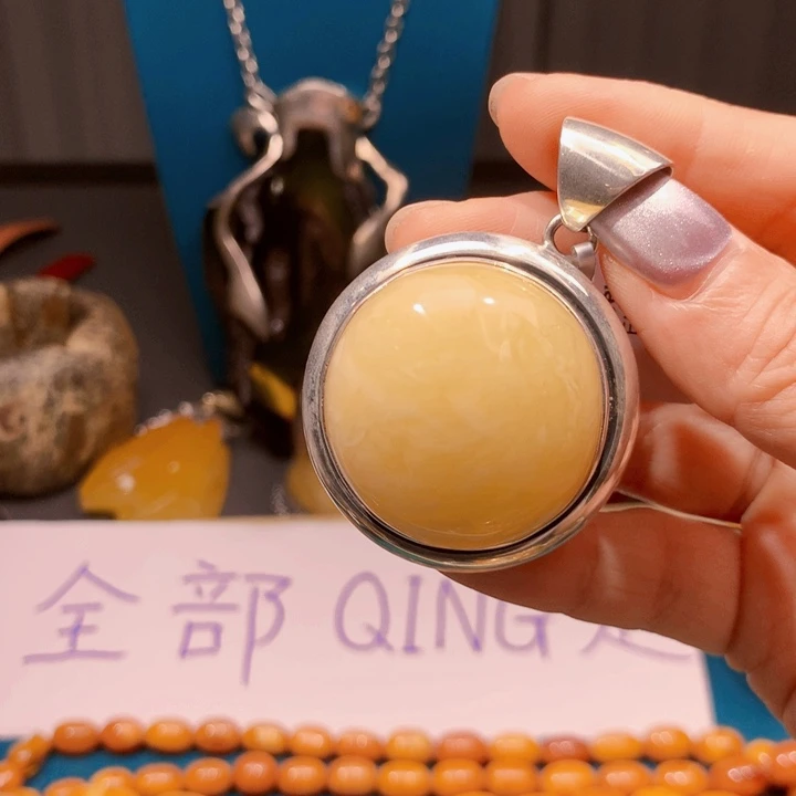 哈***妈琥珀颈饰未镶嵌波兰设计款琥珀蜜蜡