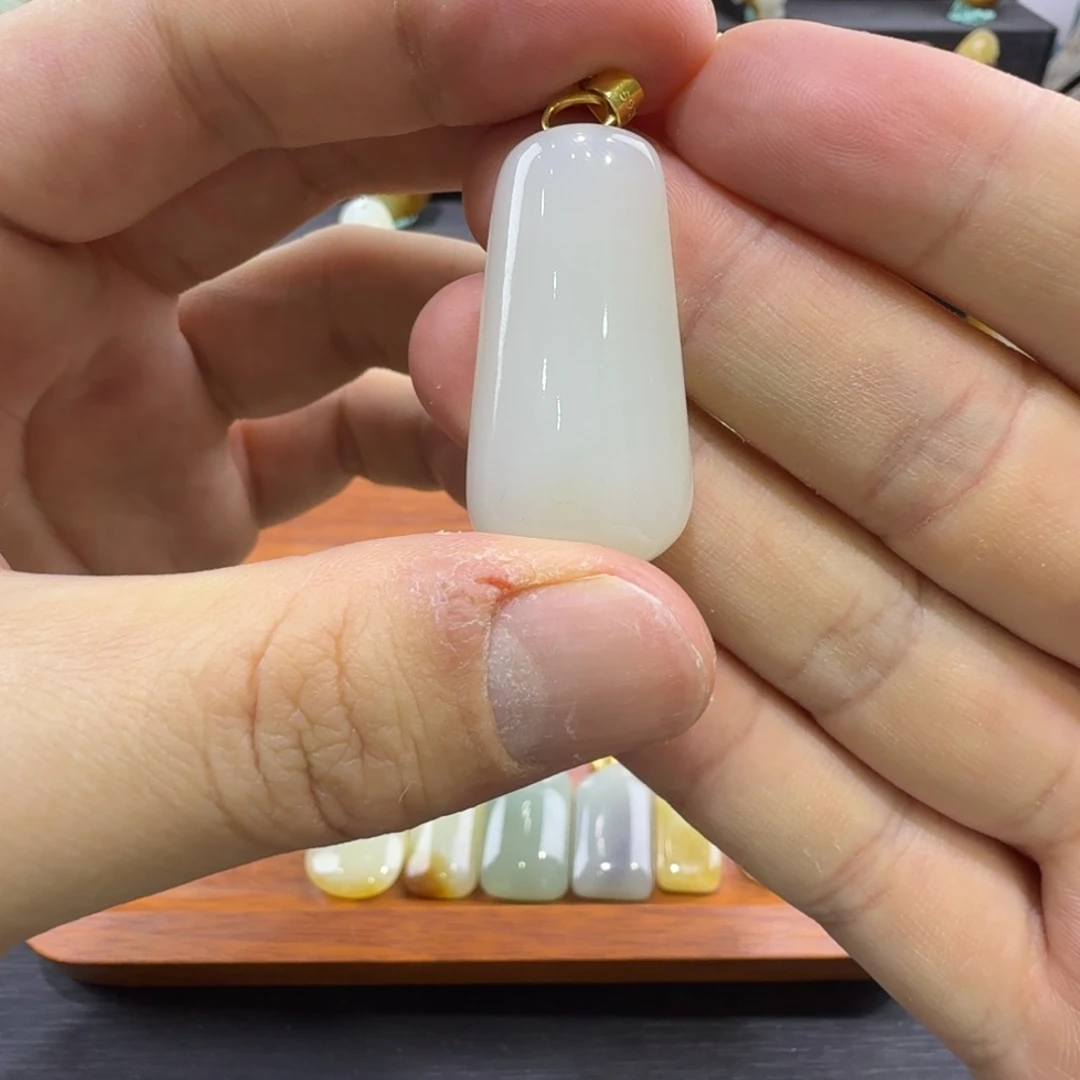 和田玉合金吊坠(赠链)新疆和田玉