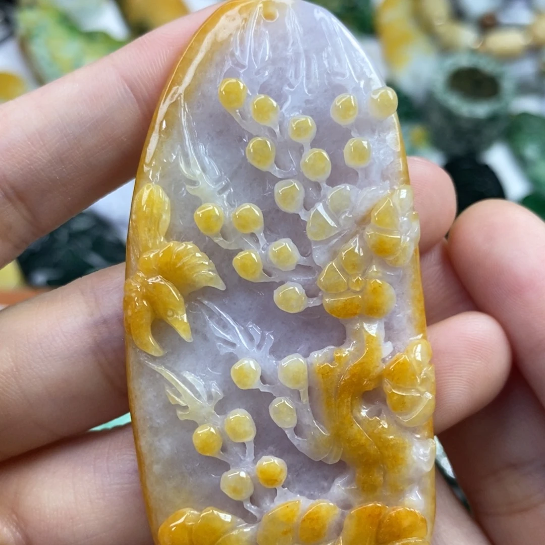 翡翠未镶嵌颈饰人****逢