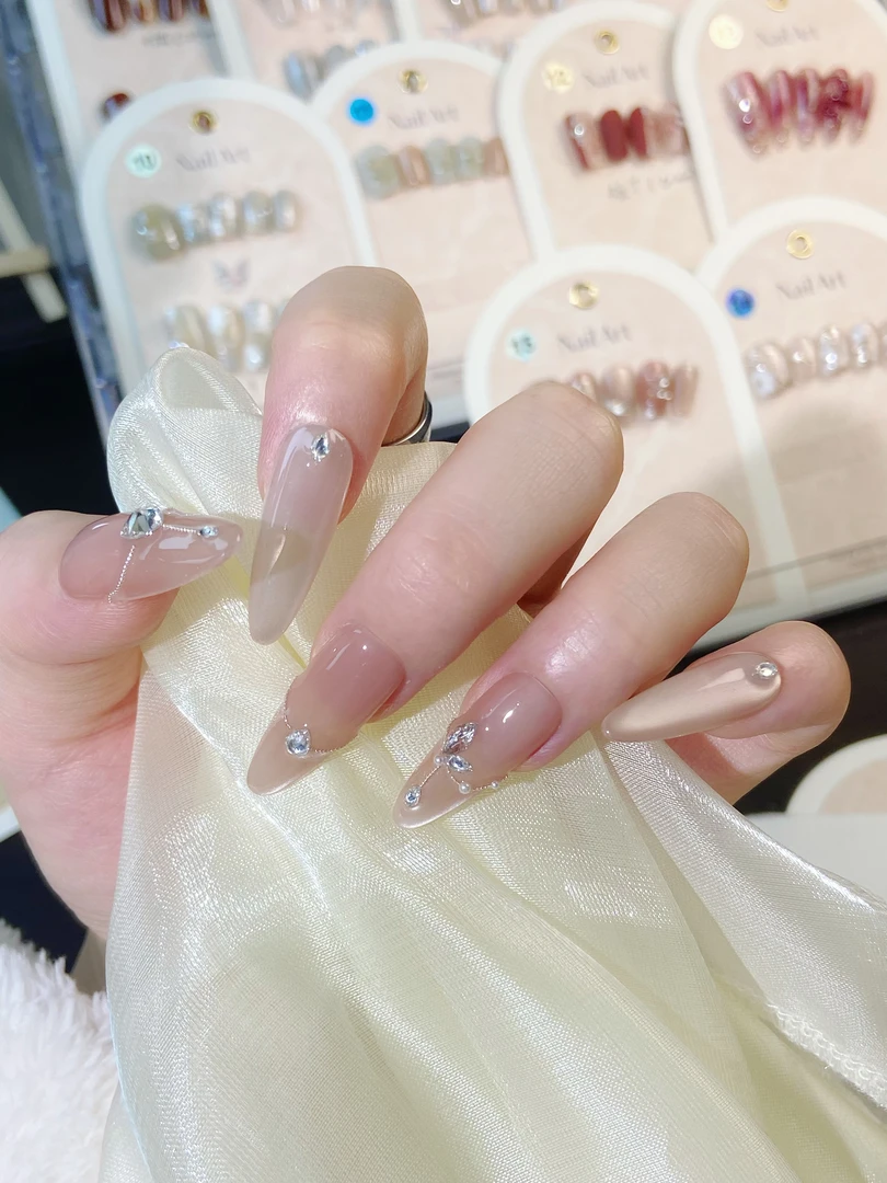 【韶华】新年法式经典亮闪穿戴甲时尚简约感显白美甲