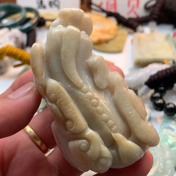 翡翠未镶嵌颈饰保真天然a货翡翠
