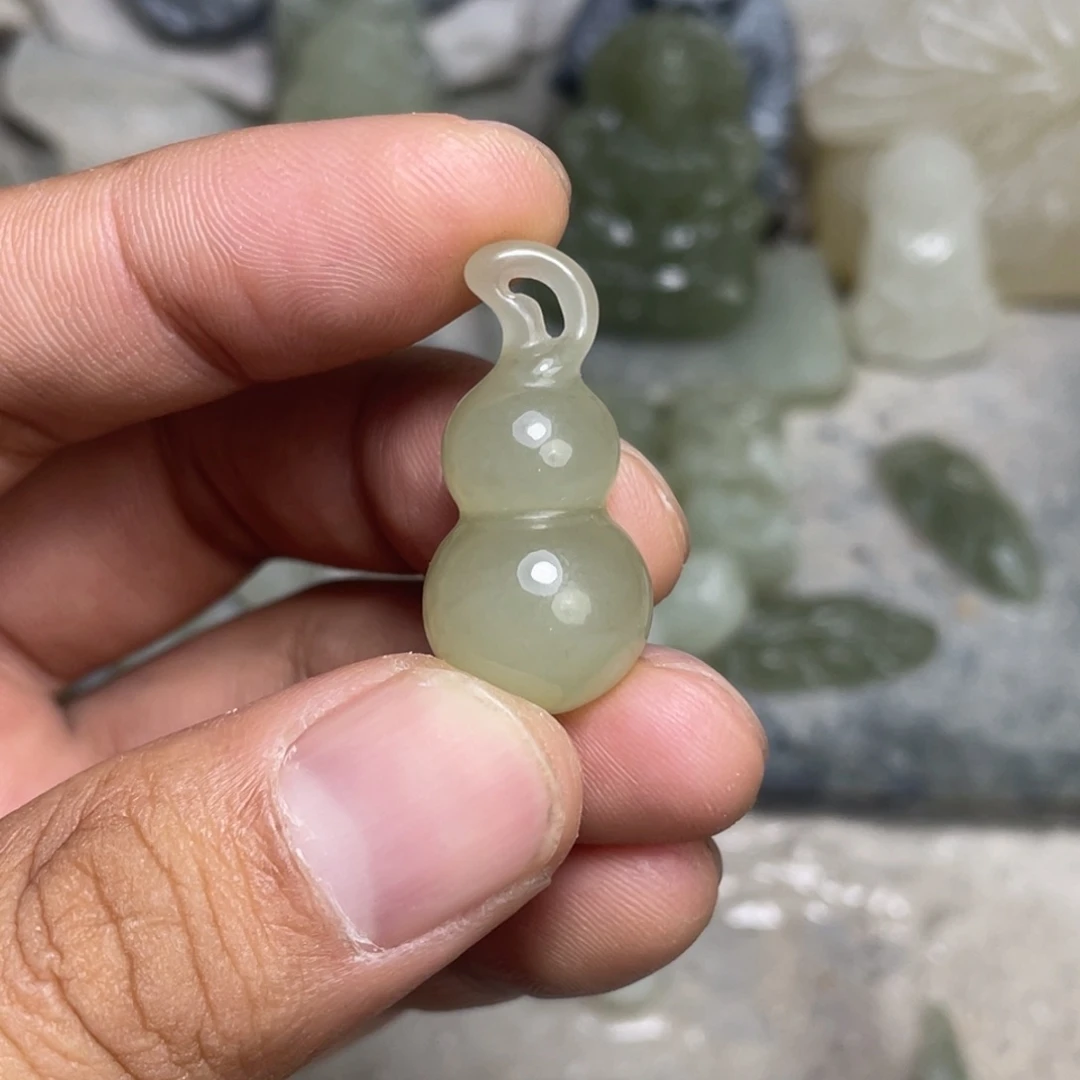 颈饰未镶嵌和田玉开*姐