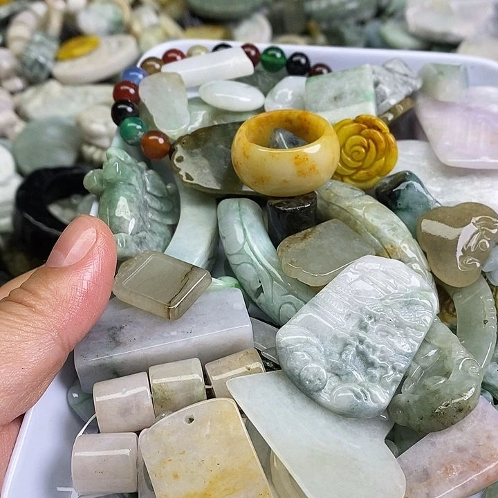 风***钟翡翠未镶嵌颈饰天然翡翠15