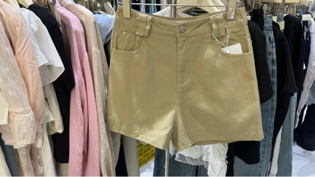 夏季短裤卡其纯色时尚lulu风