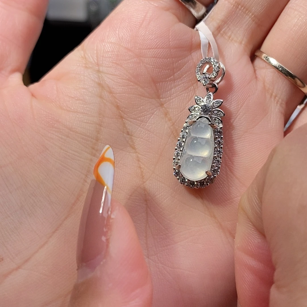 翡翠银S925镶嵌吊坠(赠链)