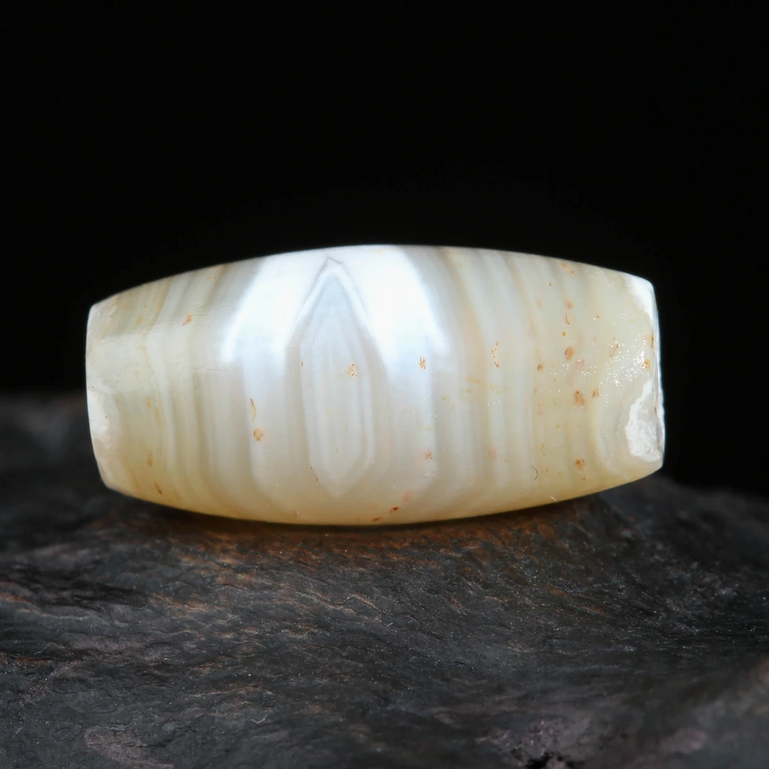 H06-065 佛眼奶皮缠丝玛瑙管珠 7.8*16.1mm