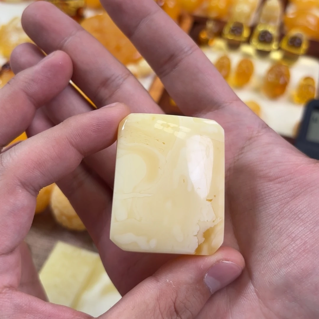 明***）蜜蜡未镶嵌裸石牌子