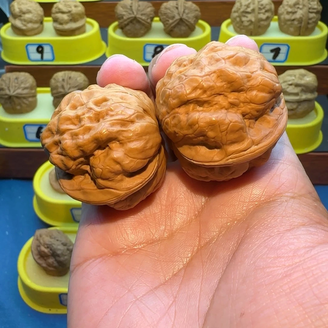 用***3把件桃核蟾祖核桃