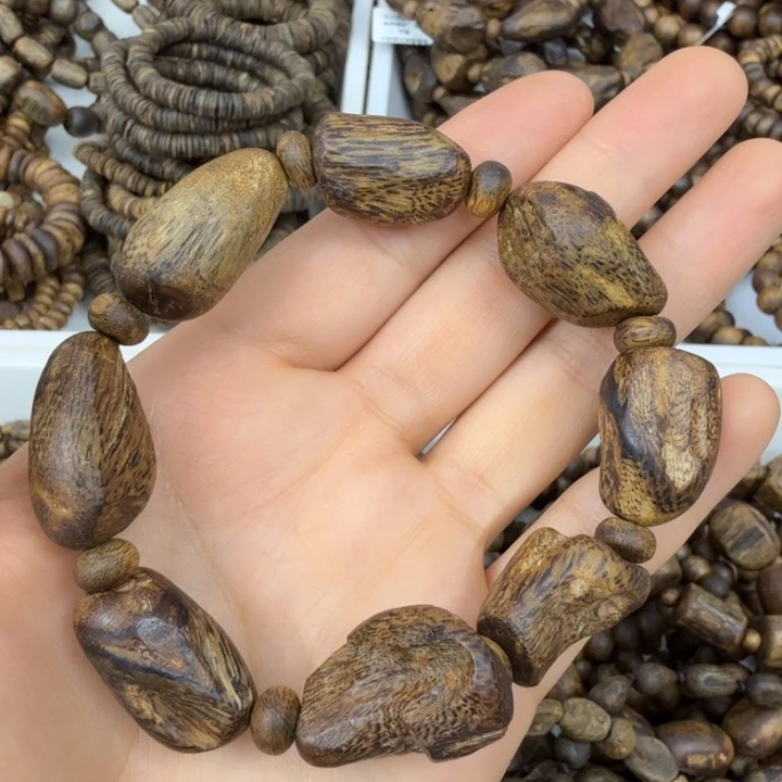 沉香手串沉香绿奇楠大树丁留疤高油
