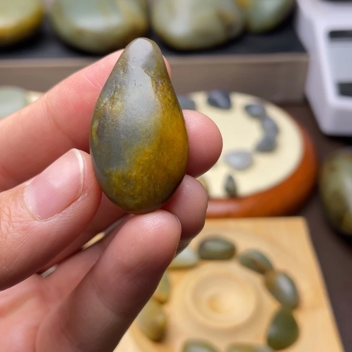 和田玉未镶嵌颈饰8