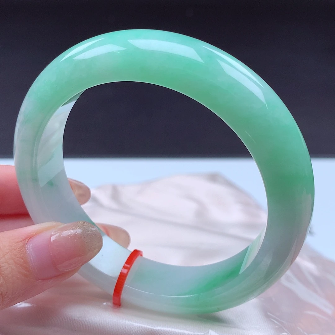 翡翠未镶嵌手镯001821 手镯