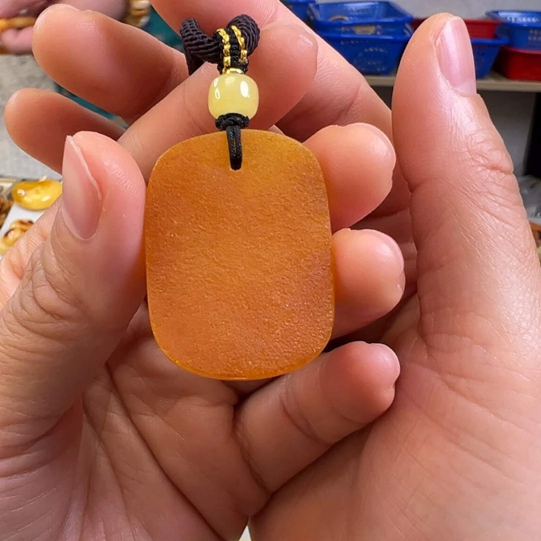 蜜蜡裸石未镶嵌蜜蜡