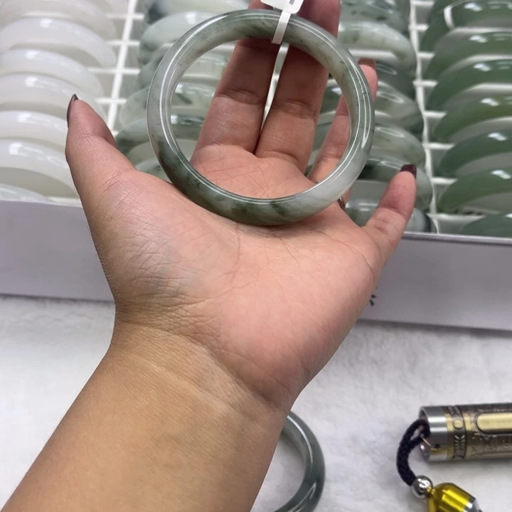 未镶嵌手镯石英质玉505
