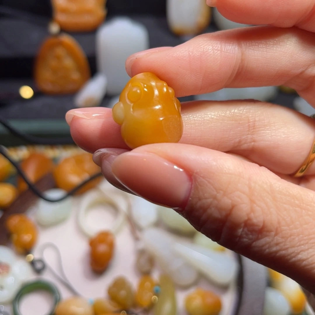 和田玉颈饰未镶嵌小*羊