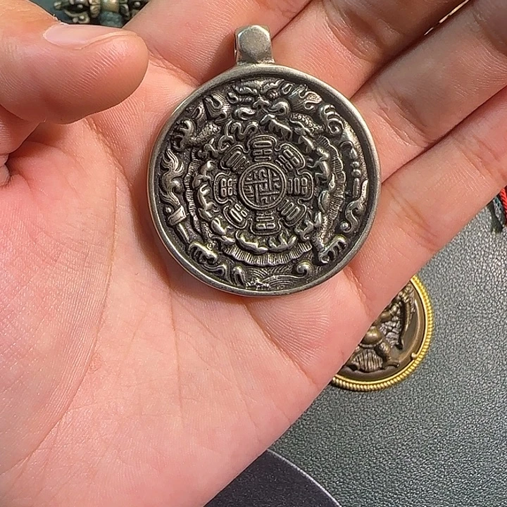 一***黑铜铁合金类藏传工艺品九宫八卦