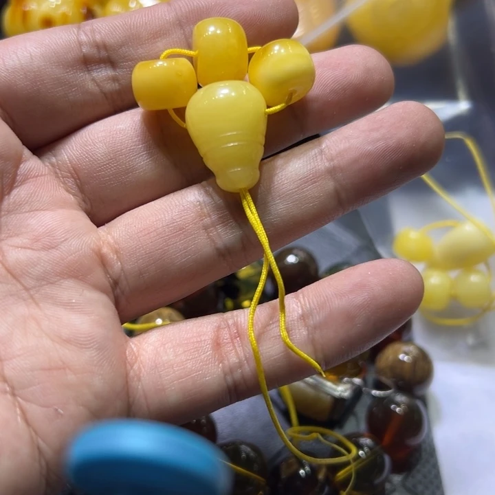 忆***君琥珀颈饰未镶嵌琥珀吊坠