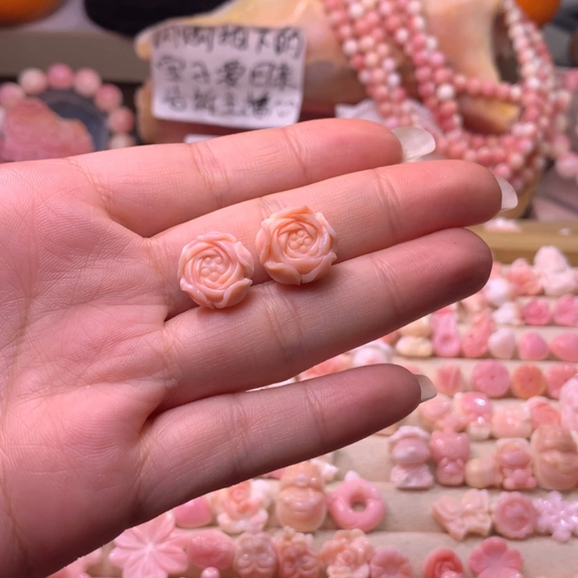 【闪购商品】查罗石颈饰合金福利