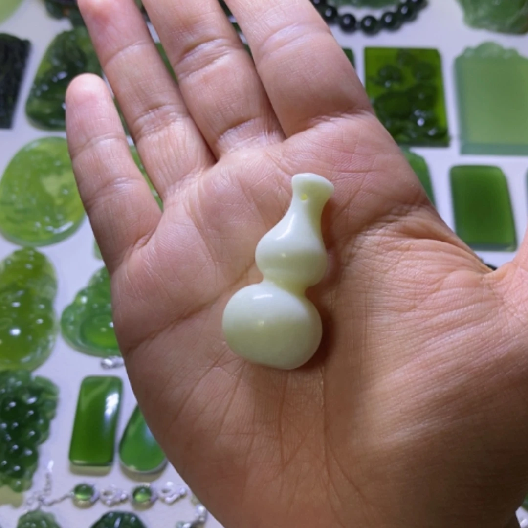 【闪购商品】未镶嵌蛇纹石玉颈饰