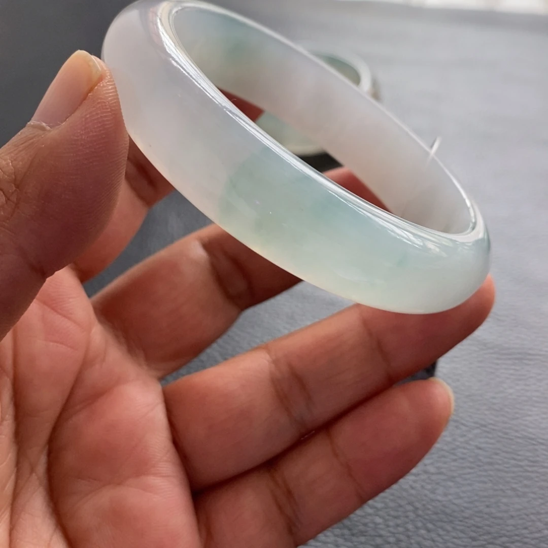 未镶嵌手镯翡翠天然翡翠手镯