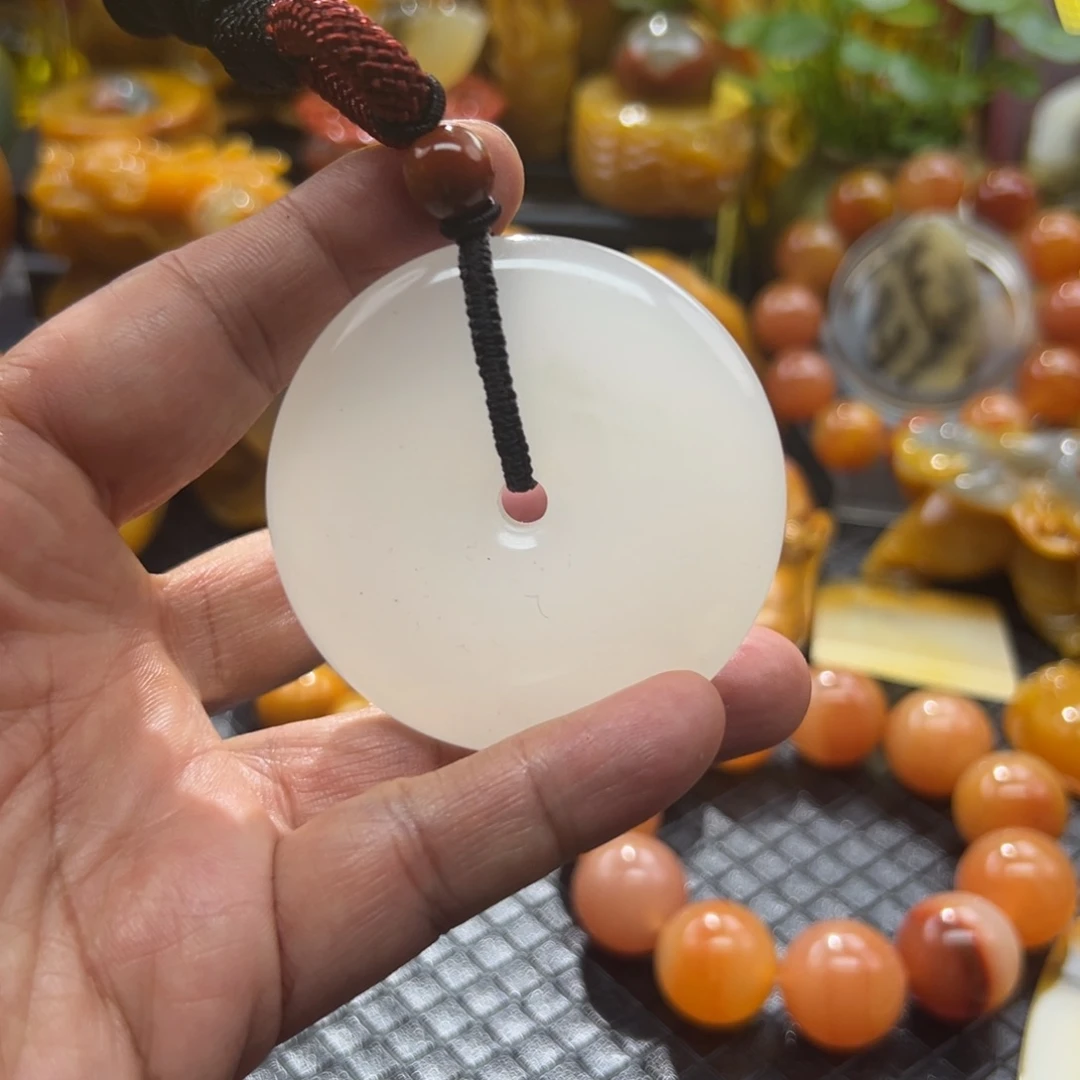 石英质玉未镶嵌颈饰