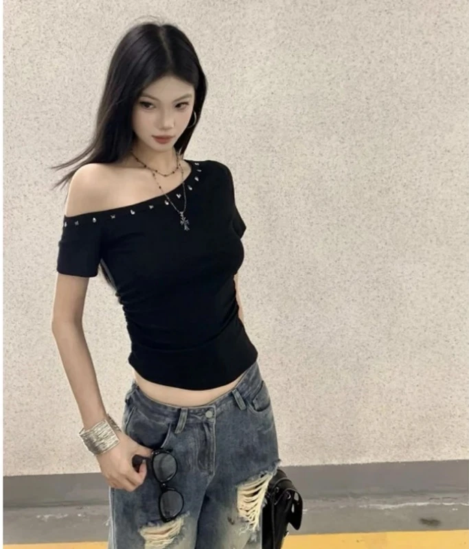 美式复古柳钉斜露肩短袖T恤夏季不规则收腰显身材短款上衣