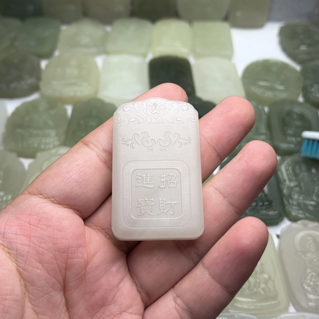 澳***默定制和田玉未镶嵌