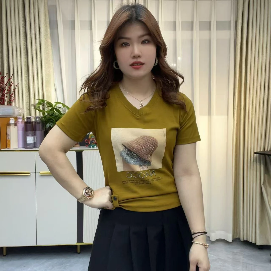小鑫肝@正肩V领盘扣帽子图案烫钻休闲百搭T恤 0878