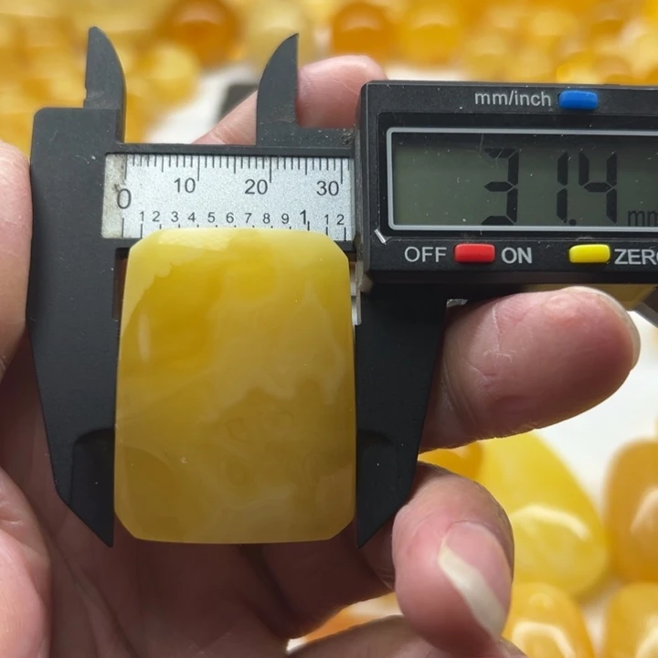 琥珀（矿物珀）未镶嵌裸石