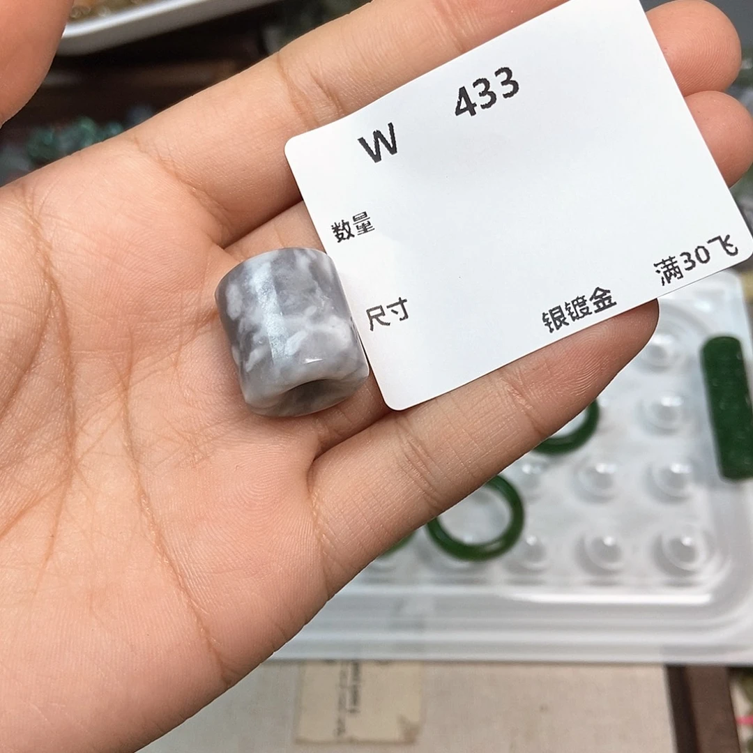 王***爆颈饰银S925镶嵌水晶W433