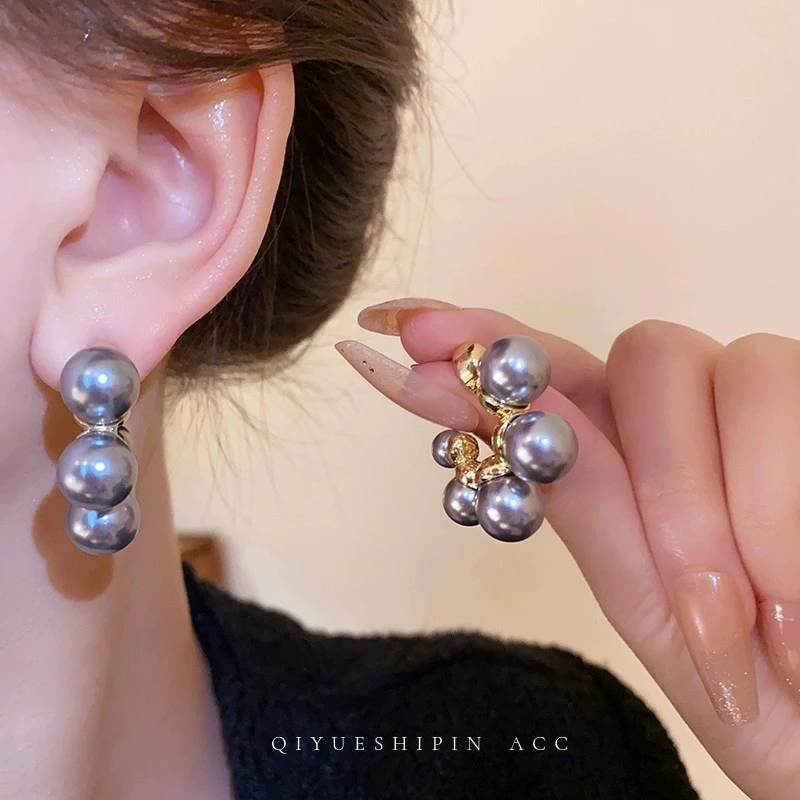 钛钢仿珍珠耳饰 小众设计感灰色珠珠耳钉独特个性