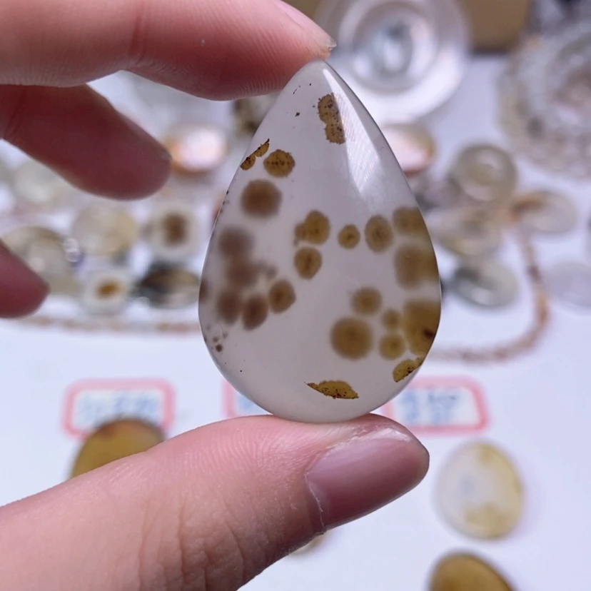 【闪购商品】玛瑙/玉髓颈饰未镶嵌用****在