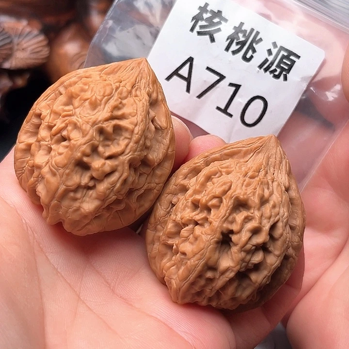 吊坠文玩核桃大沽石40