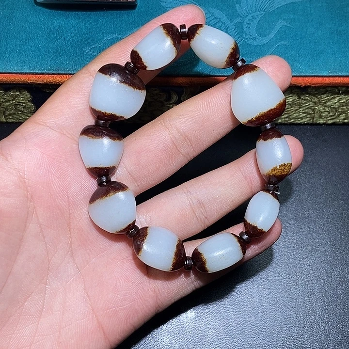 男***8和田玉未镶嵌颈饰CC