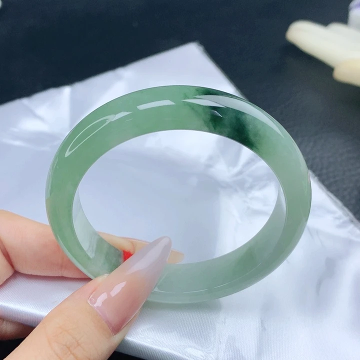 翡翠手镯未镶嵌54-55圈口