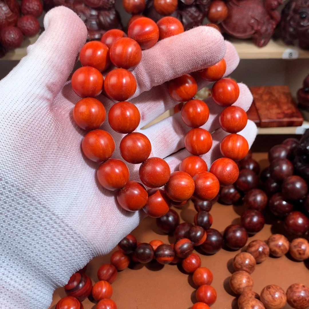 某***哥木1.5镇店-全玉化果冻-鸡血红-