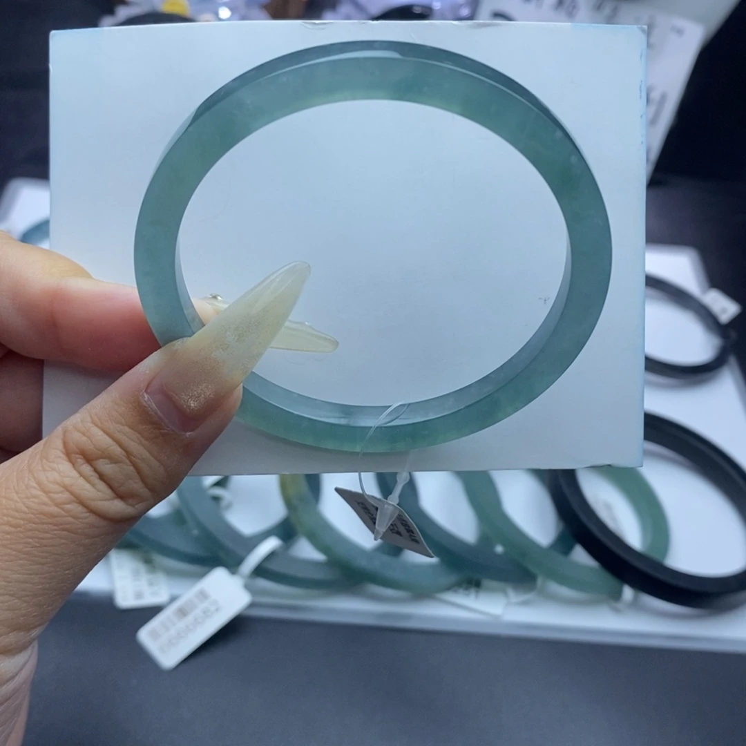 油****定制翡翠未镶嵌成品买断冰蓝渐变60方