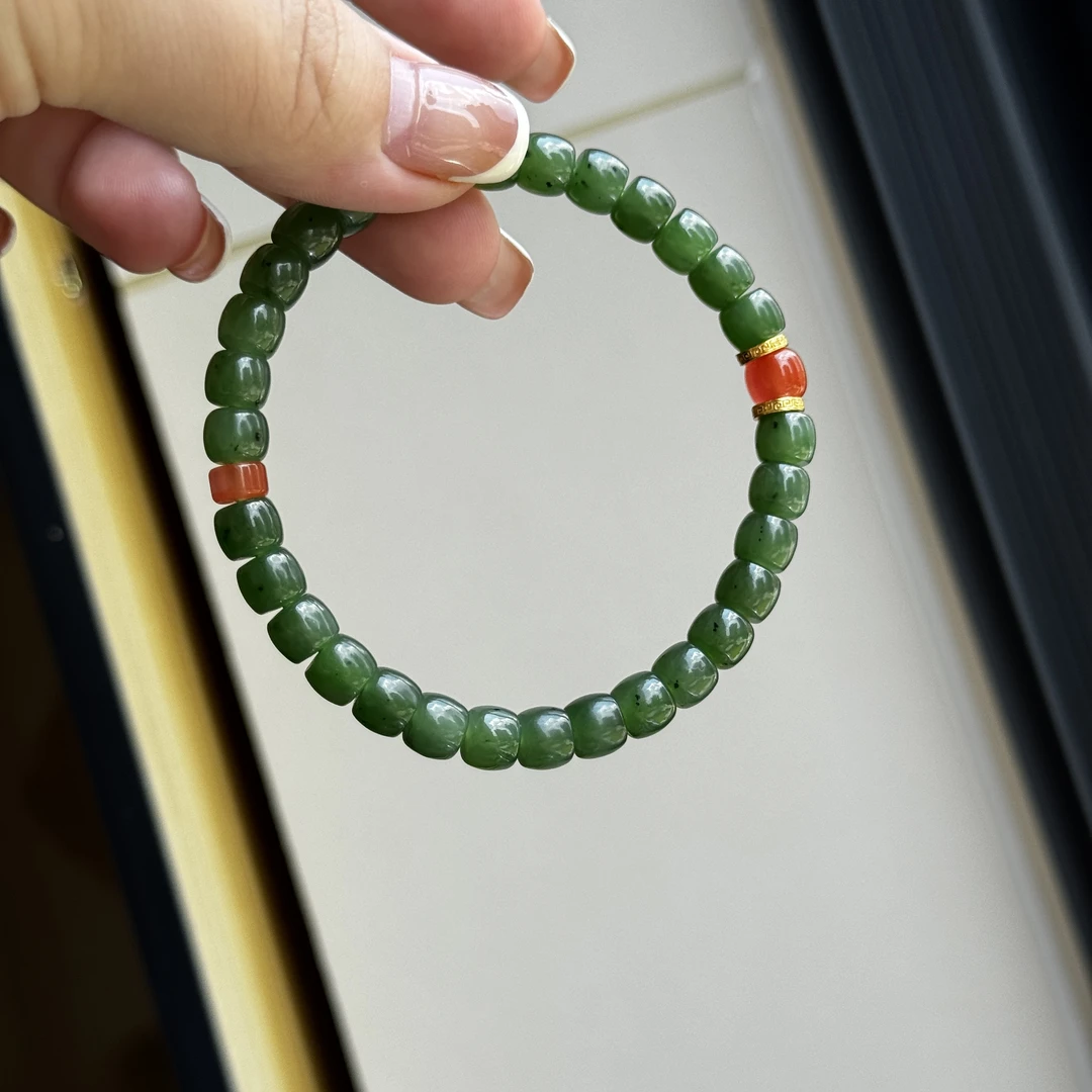 俄罗斯碧玉时尚素圈直切手串卡6*7冰底绿色百搭（有黑点）