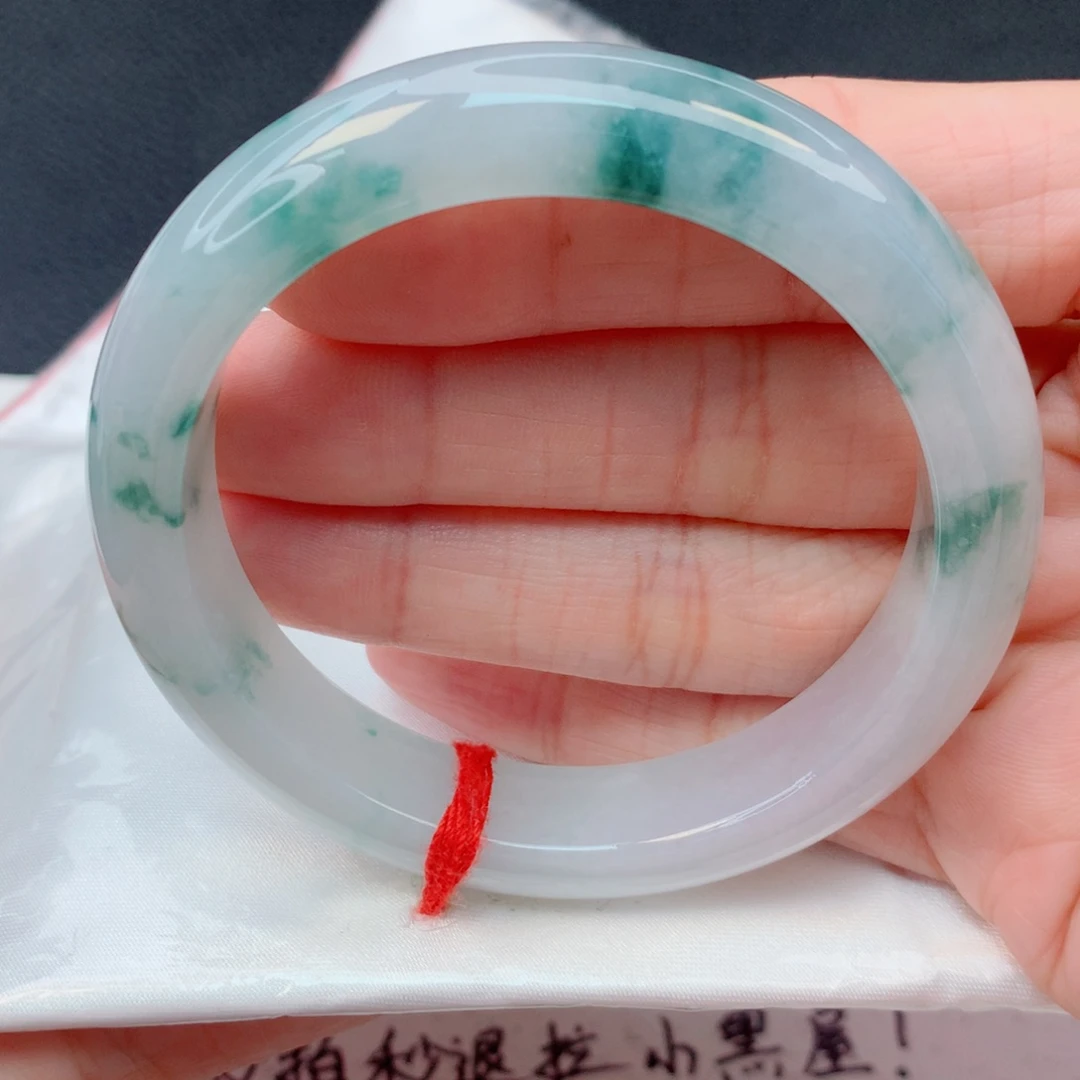 翡翠未镶嵌手镯54圈 白冰底飘蓝花
