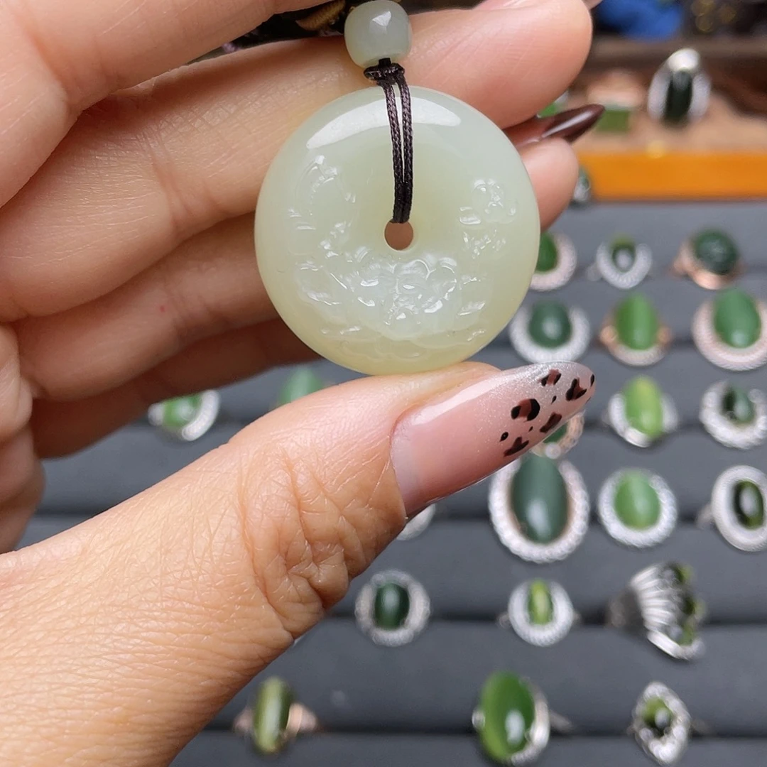 和田玉未镶嵌吊坠(不含链)450