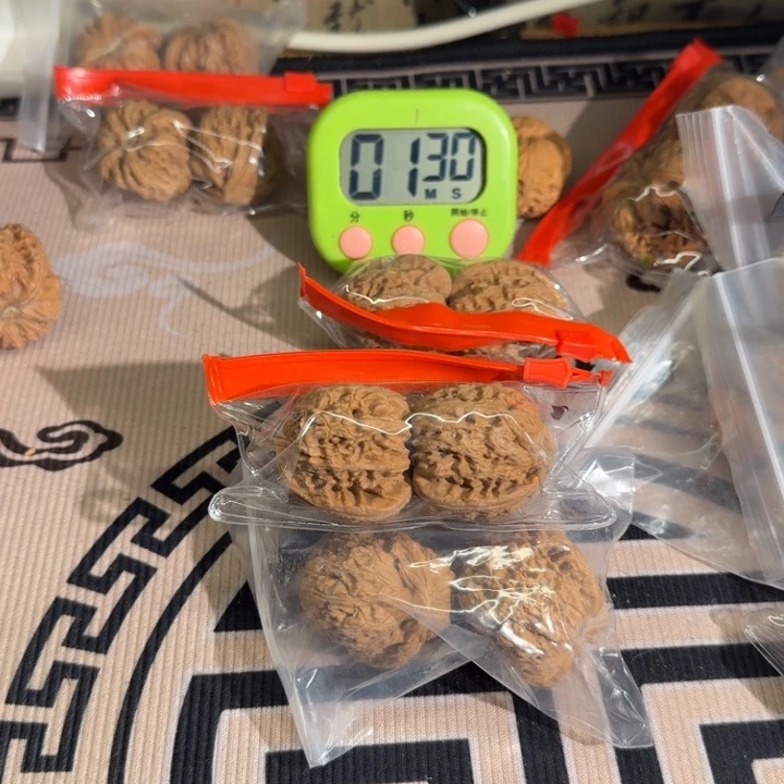 无售后四对文玩核桃
