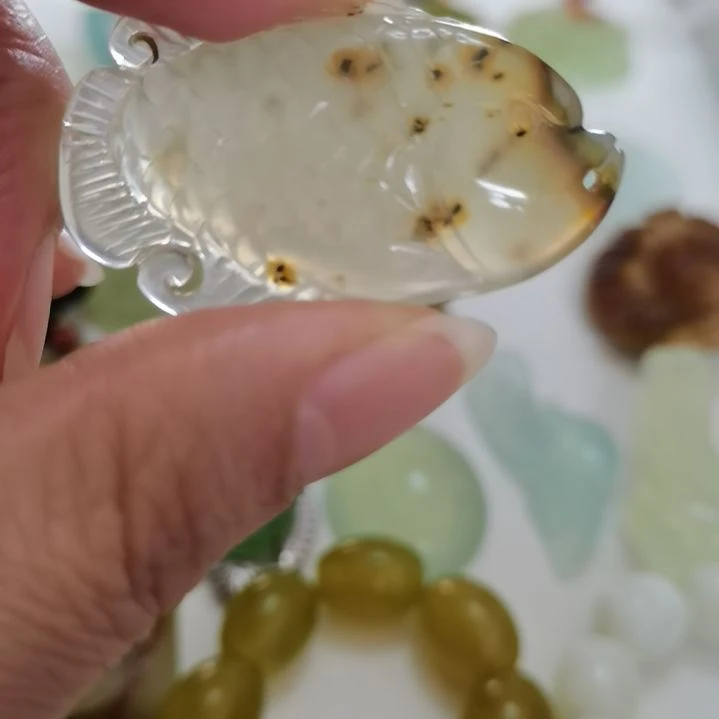 蛇纹石玉未镶嵌吊坠