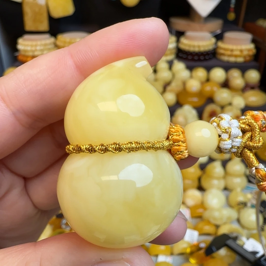 琥珀未镶嵌套链天然浓白妖花蜜蜡葫芦吊坠