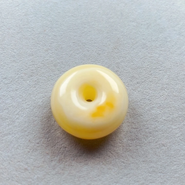 未镶嵌颈饰琥珀白蜜平安扣