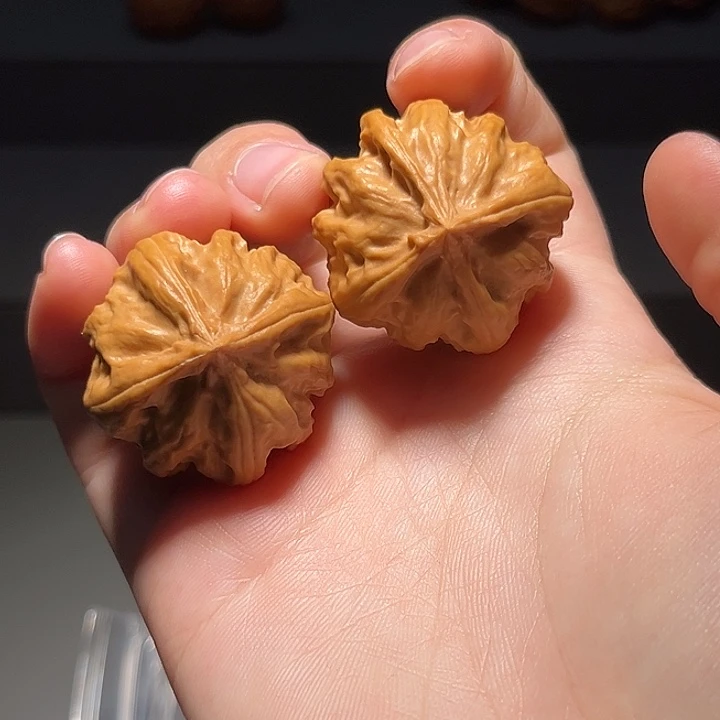 把件文玩核桃四棱125
